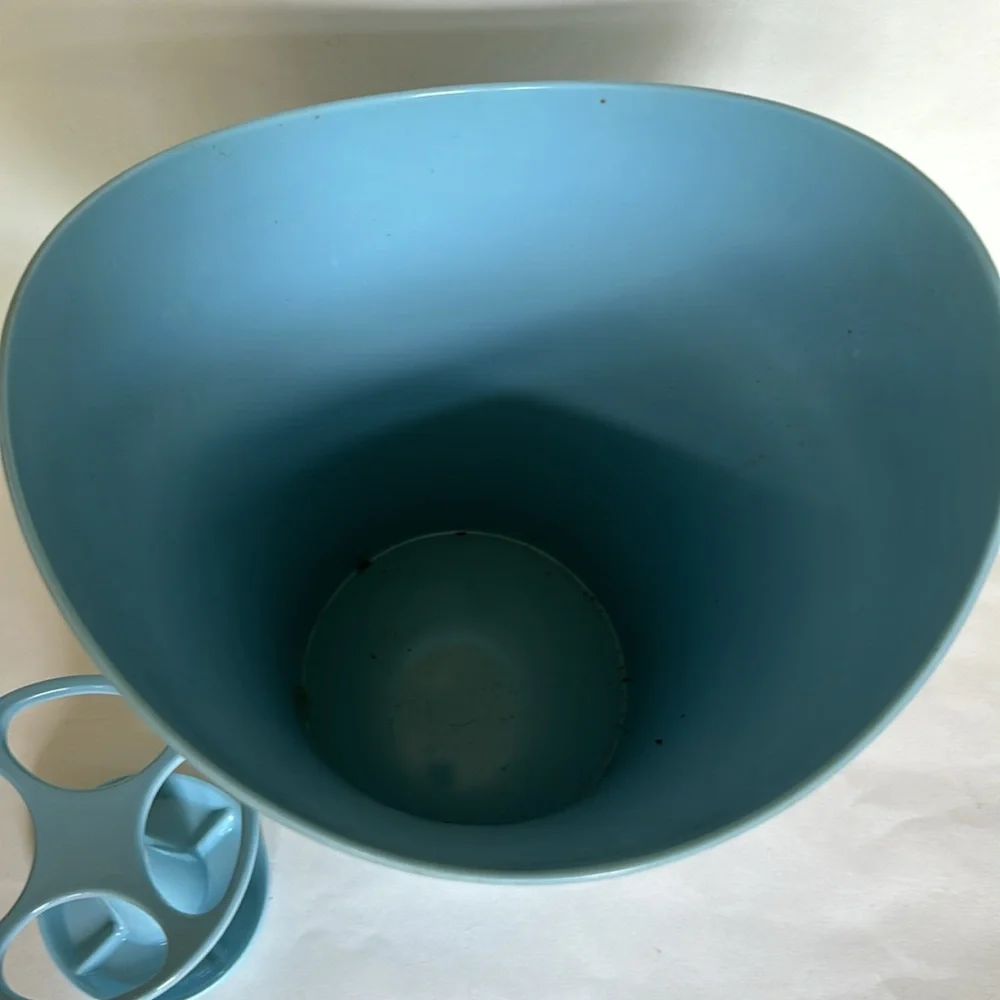 UMBRA Light Blue Plastic Tooth Brush Holder and Matching Trash Can EUC